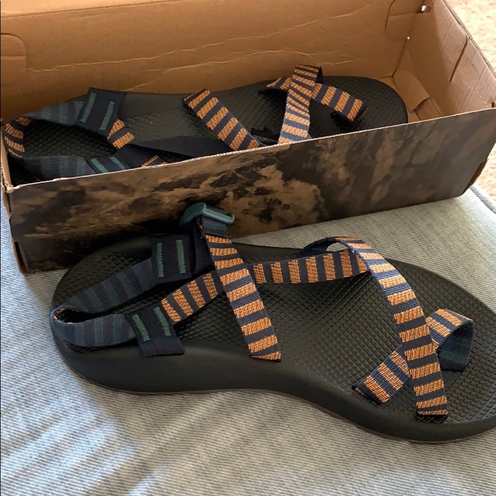 Men’s Chaco size 13 sandal NWT
